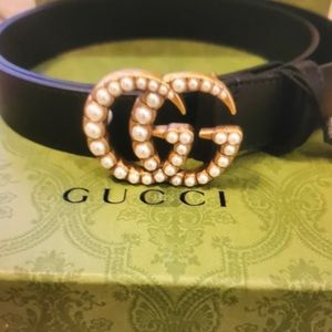 Gucci Black leather belt